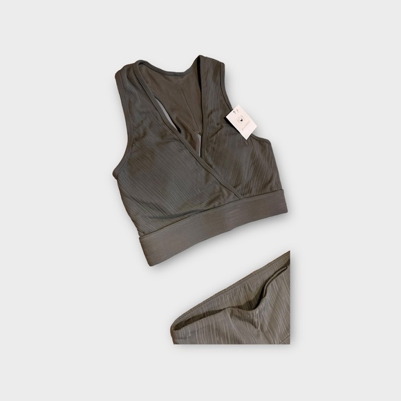 NWT Rivals & Resilience women's yoga legging/bra set - women's size Small - NWT - Picture 12 of 13